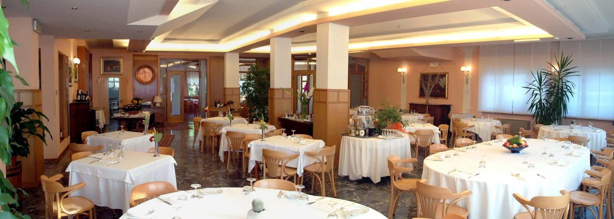 Locanda Alle Officine Buttrio Eksteriør bilde